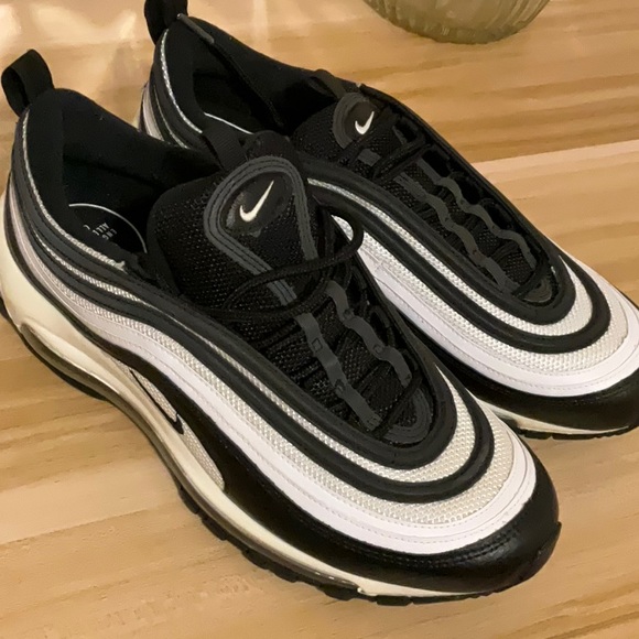 🚨NEW🚨NIKE AIRMAX 97 women’s 10.5 - Picture 2 of 6